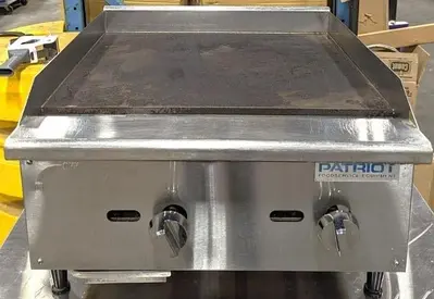 Patriot 24" flat top gas grill