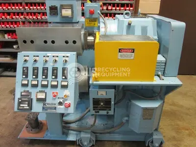 USED KILLON DAVIS 2-1/2" HOT MELT RUBBER EXTRUDER