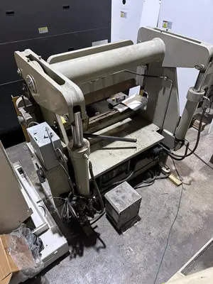 Used 1988 ACCURPRESS 7606 Press Brakes Illinois US | Machinery Marketing International #379024