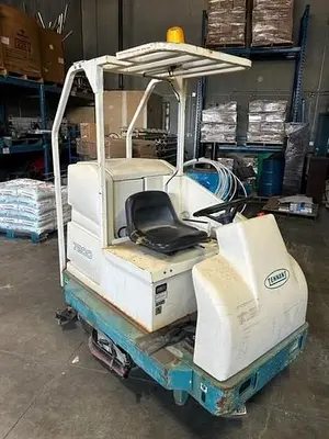 USED TENNANT 7200