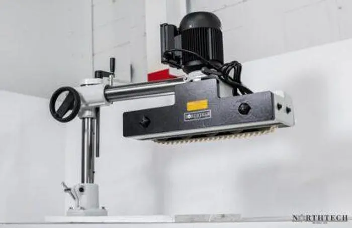 NT-040SF STOCK FEEDER W/ STAND 3 BELTS 8 SPEEDS