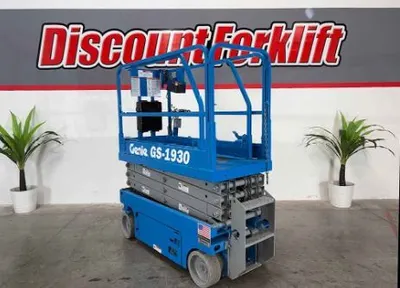 USED 2015 GENIE GS-1930