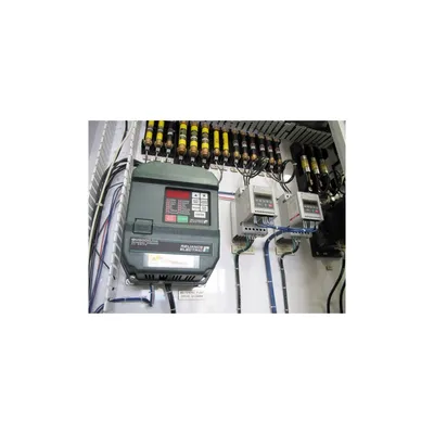 Used Allen-bradley Panelview 550 Cat 2711-b5a15 With Cabinet