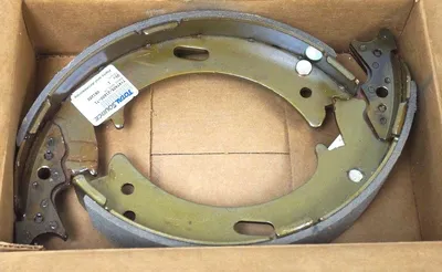 NEW BARLOWORLD HANDLING 800085311 BRAKE SHOE KIT