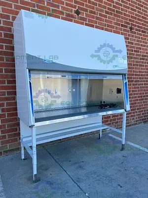 USED LABCONCO 302611100 CLASS II TYPE A2 LOGIC + BIOLOGICAL SAFETY CABINET 6 FT, 115V