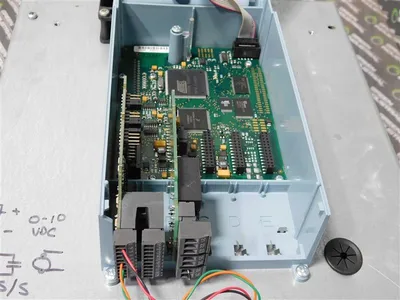 150 HP Honeywell NXS1500A1007 Variable Frequency Drive 380-500V 205A NEMA 1 Used