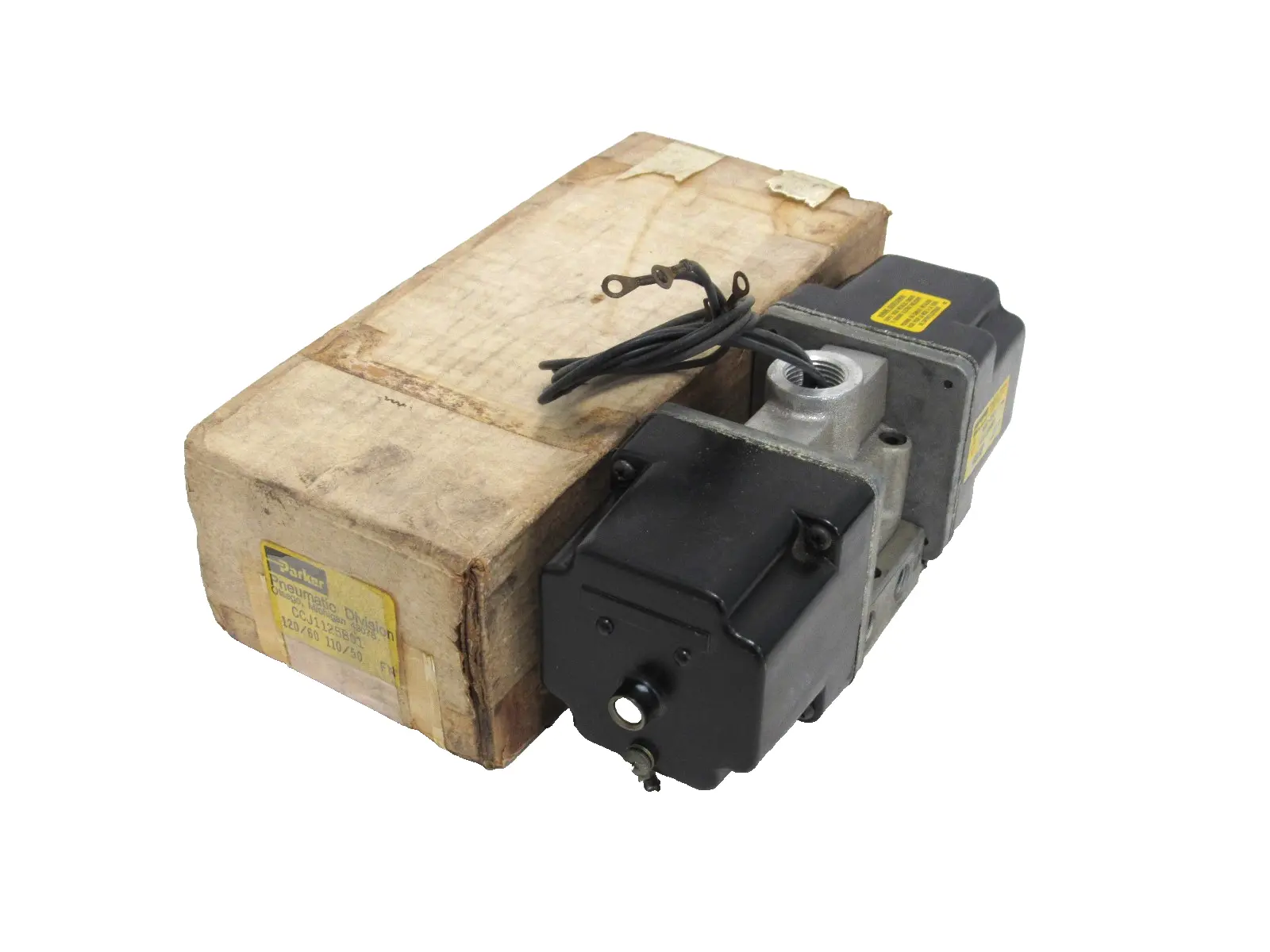 NEW PARKER CCJ1125B01 PNEUMATIC VALVE