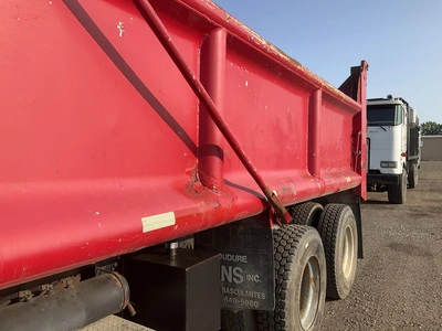 Used 2003 PETERBILT 385 Dump trucks Michigan US | Miedema Asset Management Group #1321241