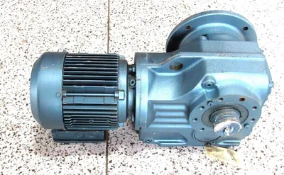 NEW SEW EURODRIVE KHF77DT90L4 GEARMOTOR DFT90L4 128.52:1 2HP