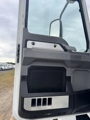 Used 2023 MACK PINNACLE PI64T Conventional trucks Minnesota US | Carco Truck & Equipment #1513982