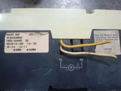 Westinghouse KDB2400M01S09Y07 Shunt Trip Circuit Breaker 400 Amps 2 Pole Used