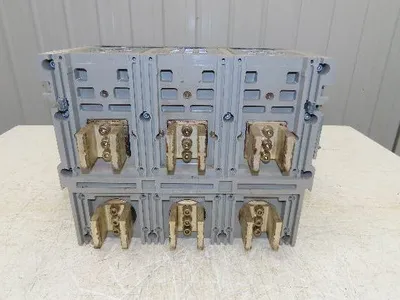 Schneider WC4GGR44R9SXFXXXXX Square D Masterpact Circuit Breaker 2500A 690V