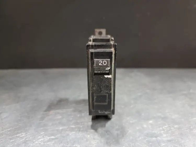 Used CANADIAN GENERAL ELECTRIC TQB1120 Switchgears British Columbia CA | Lenmark #327902
