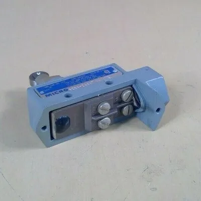 Used Micro Switch _UNKNOWN_ Relays & Switches South Carolina US | Palmetto Automation #1482478