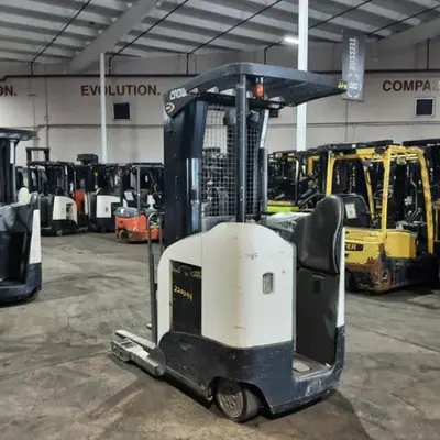 USED 2018 CROWN RR5725-45