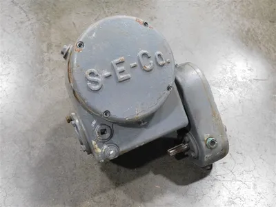 S-E-Co. 101 317 Right Angle Gear Reducer Used