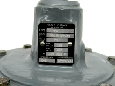 NEW FISHER CONTROLS FS95L-1725-44362 PRESSURE REGULATOR 1/2" 95L FS95L172544362