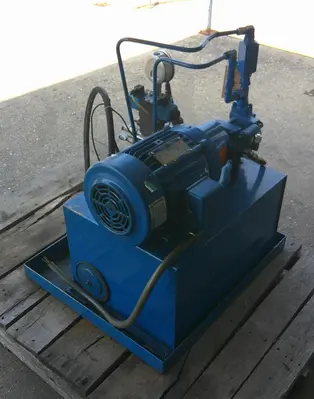 SPC9245  Pump 5 hp AirHydroPower hydraulic power unit, 25 gal reservoir tank