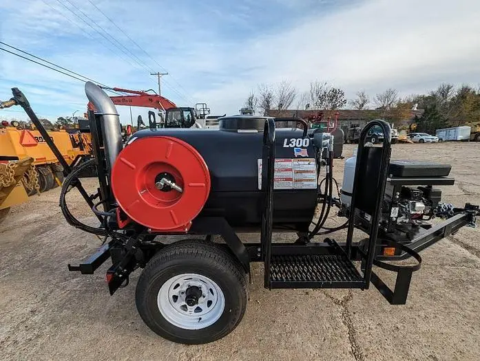 2024 LEEBOY 300 Asphalt Distributors | Mid South Machinery