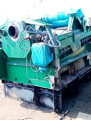 (3) Derrick DP-628 VE dual pool shale shakers.