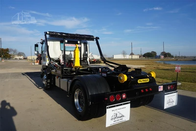 Used 2027 ISUZU FVR Hooklifts & Roll-Offs Texas US | Roll Off Truck World #1491763