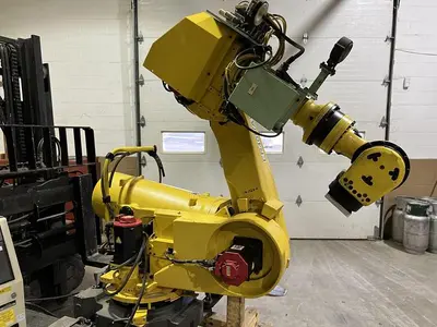 Used 2002 FANUC R-2000IA/165R Robots Michigan US | Aucto #1332264