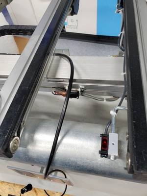 USED UIC - UNIVERSAL INSTRUMENTS CORP 44" LIFTGATE CONVEYOR