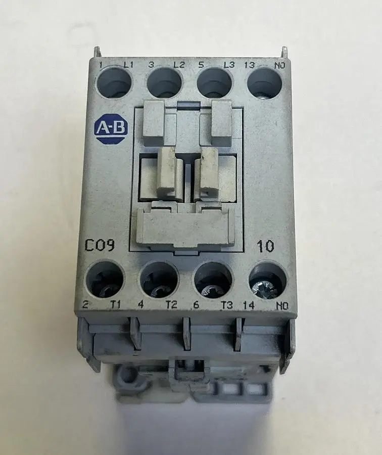 USED ALLEN-BRADLEY 100-C0910