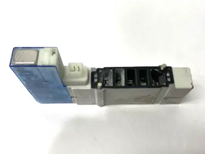 USED SMC PNEUMATIC SOLENOID VALVE DAMAGED