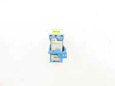 Finder 94.03 Terminal Relay Socket 24V Coil Lot of 8