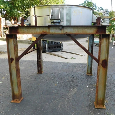 USED 300 GALLON MIXING TANK 300 GALLON TANK
