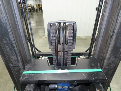 Hyster Mast & Fork Assembly 3 Stage 209" Lift 3000lb Off N30XMR2 Reach Truck
