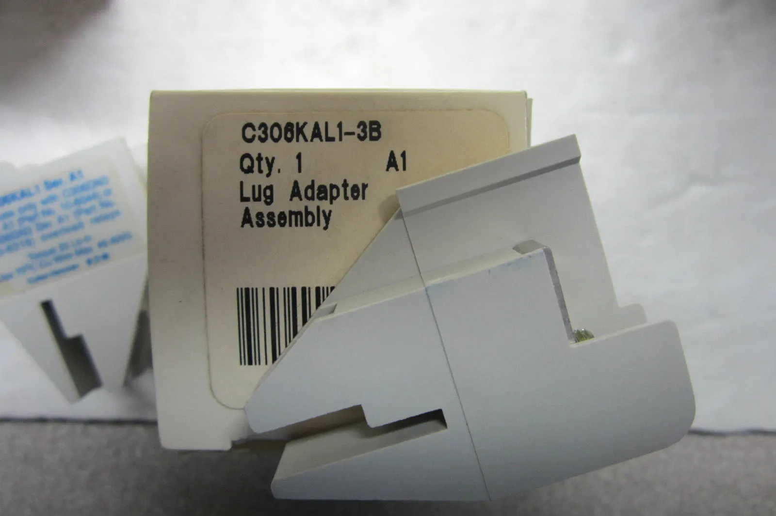 2 NEW CUTLER HAMMER C306KAL1-3B LUG ADAPTER ASSEMBLY C306KAL13B
