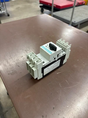 Used SIEMENS 3RV1821-0AD10 Circuit Breakers Illinois US | Aucto #1328671