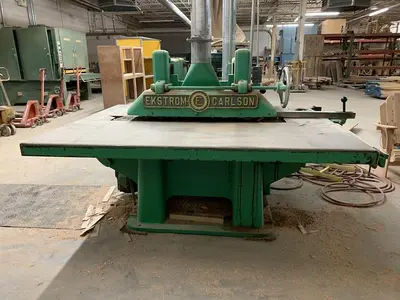 USED EKSTROM-CARLSON "E" STRAIGHT-LINE RIPSAW