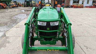 USED JOHN DEERE 4044M