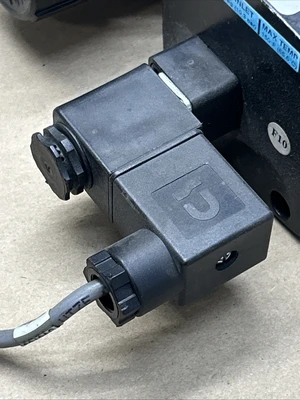 USED Wilkerson E28-06-EC00,B28-06-FK00