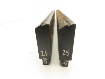 Press Brake Die 25-7/8" Long 1/2" Tang 31/32" Wide 100° Angle 1/4" Wide Set