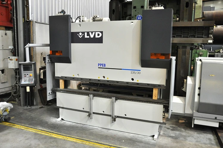 Used LVD PPEB 135 TON X 3100 MM CNC Press Brakes | Apt International N.V #373082