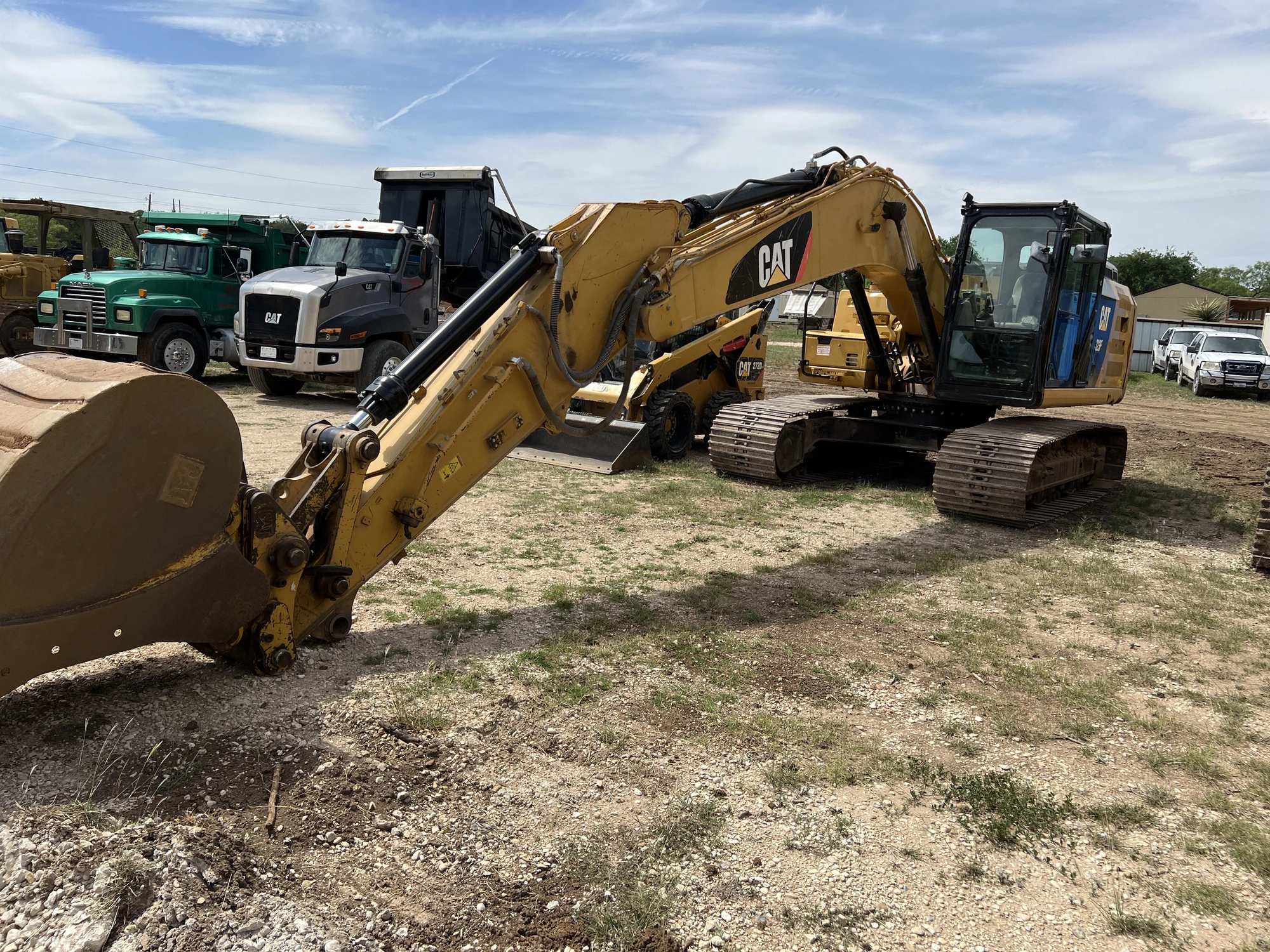 Used 2015 Caterpillar 323FL Excavators Texas US | Zadoon Equipment #1480568