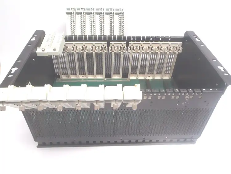 Used Industrial Solid State Controls I/O 12 Slot Expansion Rack PLC Chassis Michigan US | Maverick Industrial Sales #1411532
