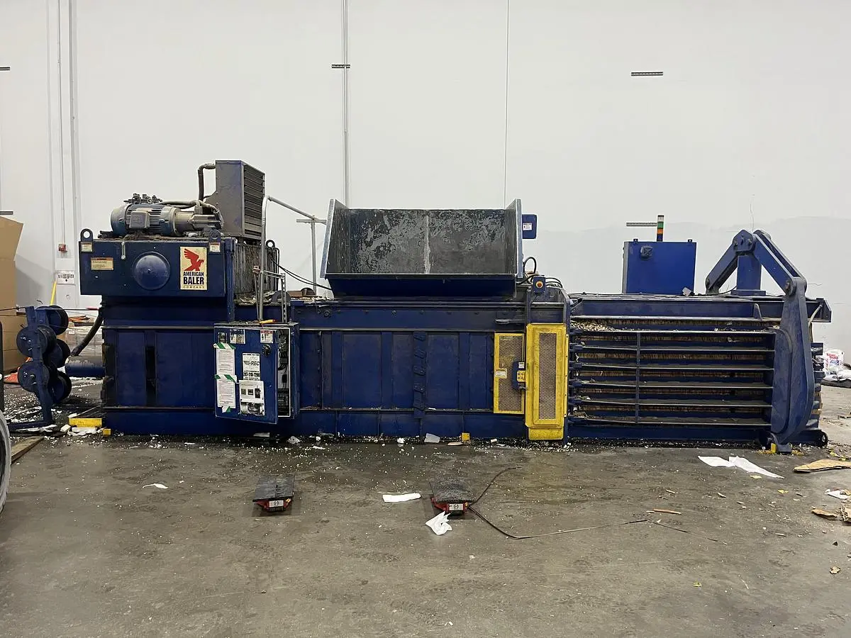 USED AMERICAN BALER 7242H-8T30 AUTO-TIE BALER