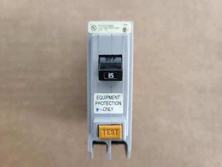 Used CUTLER-HAMMER QBHGFEP1015 Switchgears British Columbia CA | Lenmark #913719