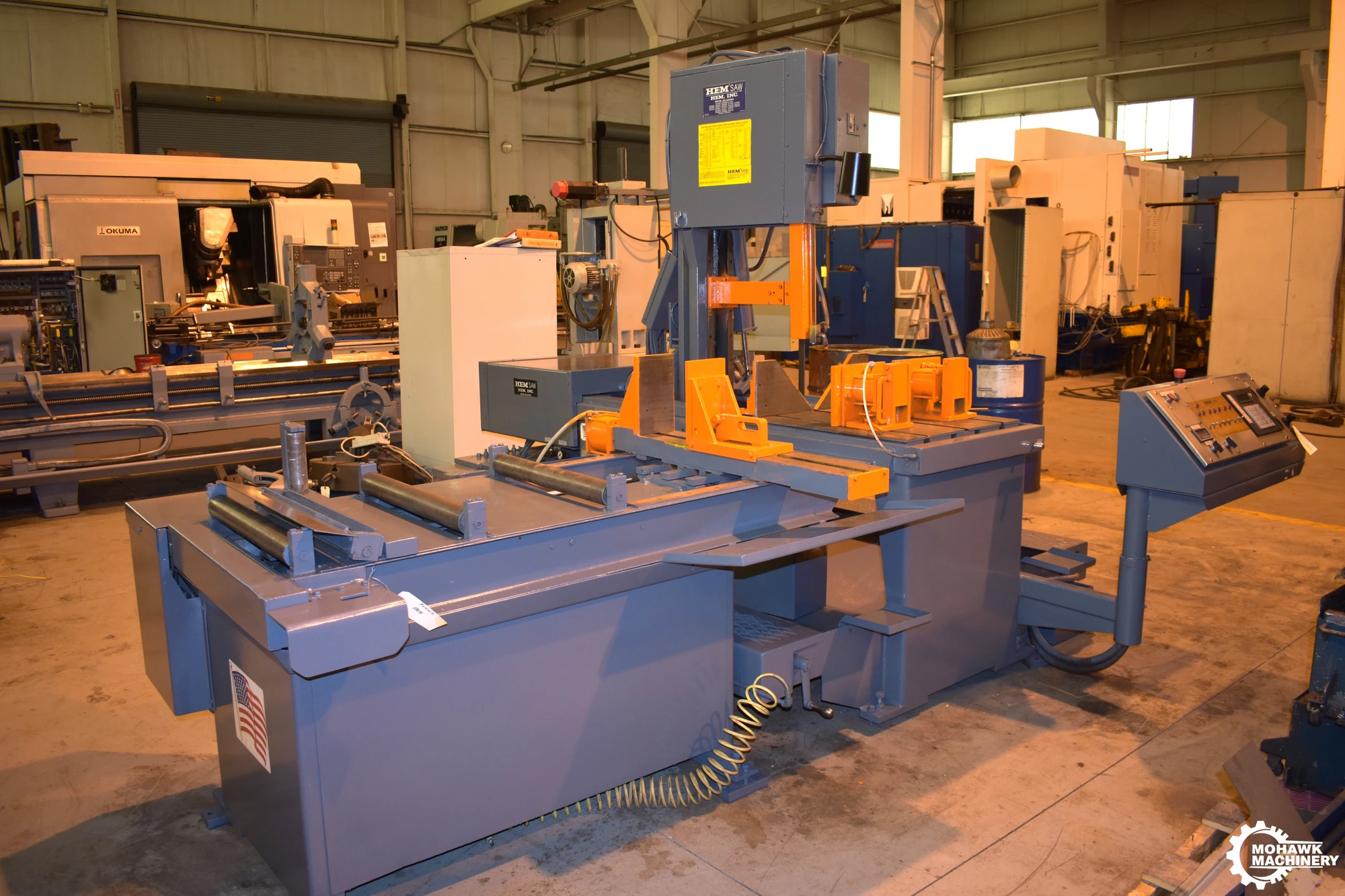18" x 22" HEM "V100LA-3" AUTOMATIC TILTING-HEAD VERTICAL BAND SAW w/POWER TILT HEAD - AUTOMATIC FEED SYSTEM