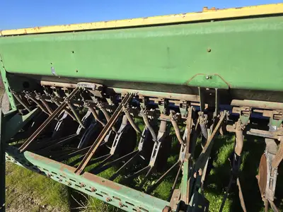 USED 1986 JOHN DEERE 8300