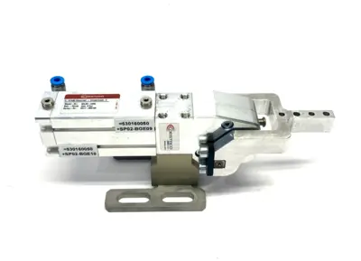 82L20-4435 | Destaco  Pneumatic Power Clamp 20mm Bore 5 - 60 Deg. Opening Angle - Used