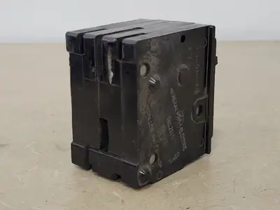 15 Amp, 2 Poles, 120/240 volts Circuit Breaker
