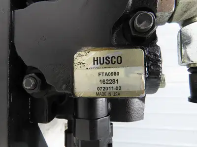 Landoll 072011-02 Hydraulic 3-Spool Mast Control Valve Off LSC30 Forklift
