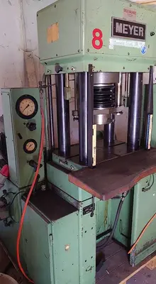 Used 1982 MEYER 30T Hydraulic Presses CZ | Amaron s.r.o. #1065193