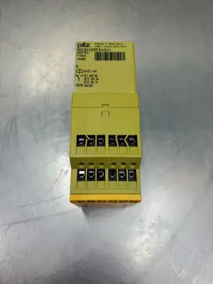 USED Pilz PNOZ XV2 3/24VDC 2n/o 2n/ot Safety Relay, 8A